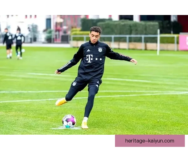 穆西亚拉与基米希的配合表现稳健，攻击力逐渐显现