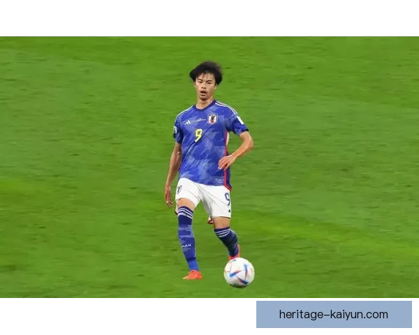 日本队三笘薰在热身赛中的灵动表现引发关注