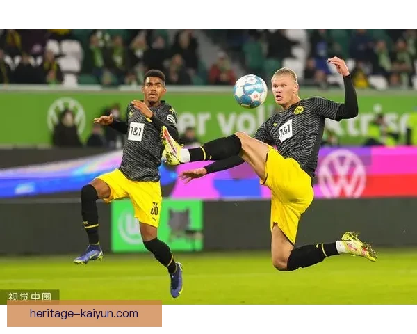 哈兰德在德甲金靴竞争中持续保持出色状态，备受关注